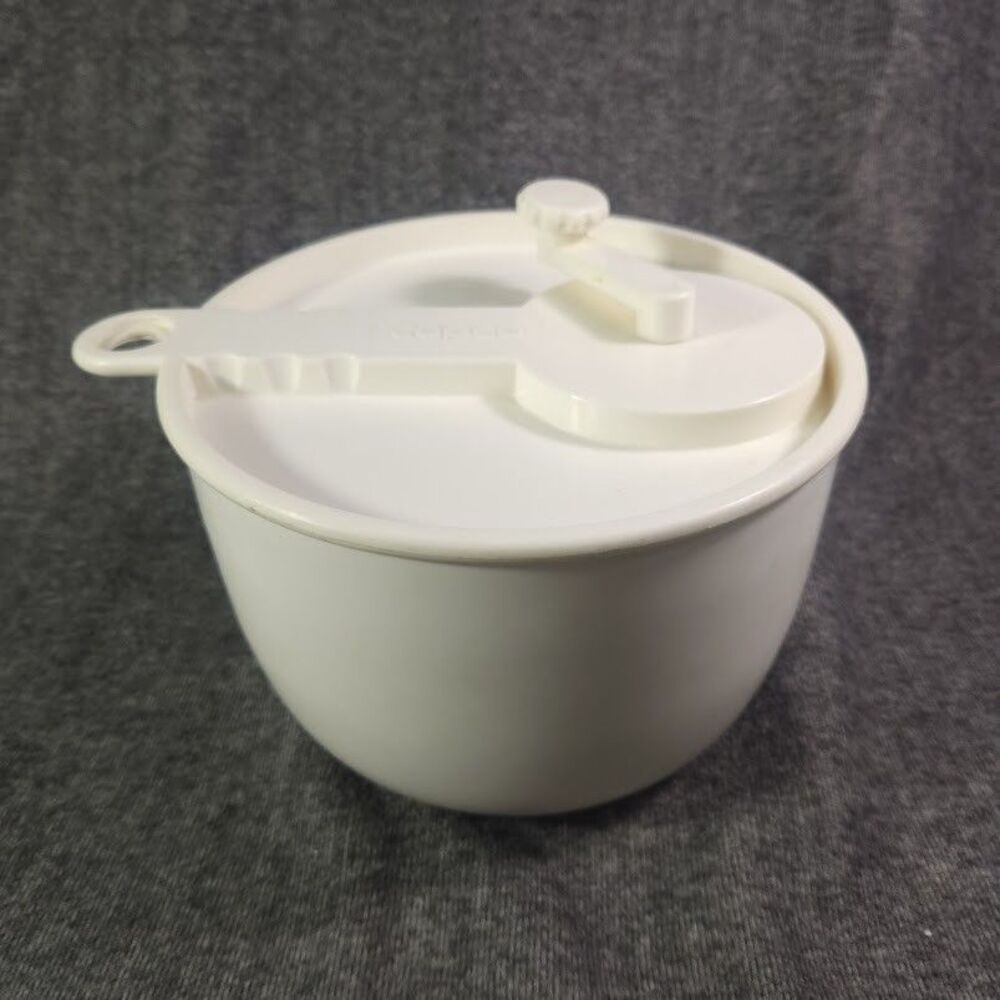 Vintage Copco Large White Salad Spinner White Lid